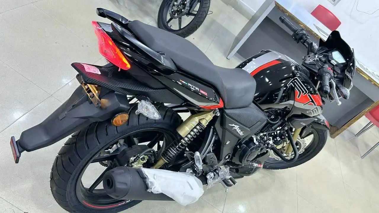 image of new 2025 TVS Apache RTR 180